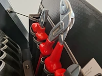 Deels gevulde gereedschapskoffer, parrat - afbeelding 6 van  8