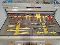 Deels gevulde gereedschapswagen, lista - afbeelding 9 van  12