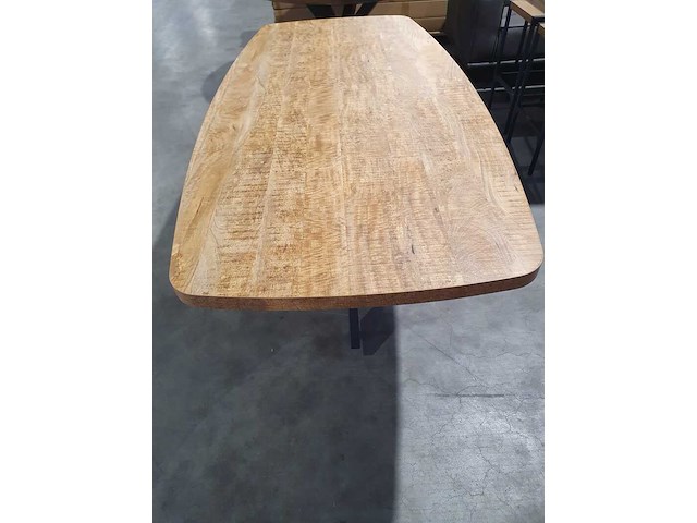 Deens ovale eettafel – hpl blad, stalen onderstel, mango – 210x100 cm, 2024 - afbeelding 2 van  3