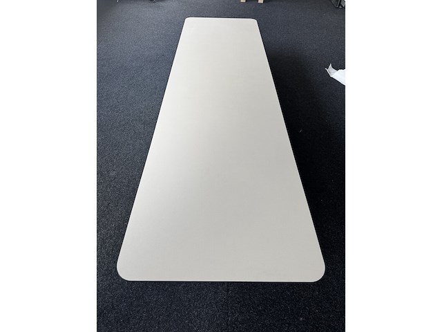 Deens ovale hpl fenix ntm tafelblad , 280x80 cm - afbeelding 1 van  3