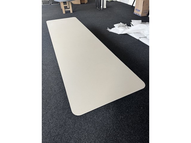 Deens ovale hpl fenix ntm tafelblad , 280x80 cm - afbeelding 2 van  3