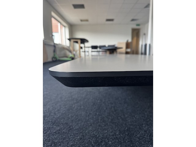 Deens ovale hpl fenix ntm tafelblad , 280x80 cm - afbeelding 3 van  3