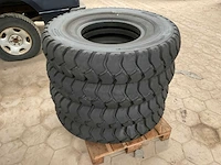 Defender 12.00-20nhs heftruck band (4x) - afbeelding 1 van  5