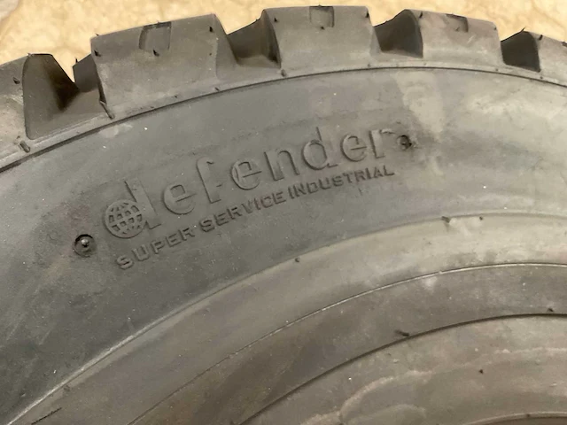 Defender 12.00-20nhs heftruck band (4x) - afbeelding 5 van  5