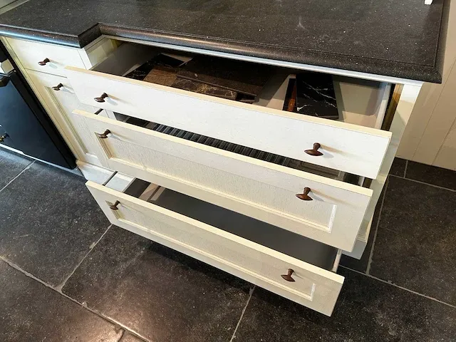 Dekeyzer - showroomkeuken - afbeelding 3 van  24