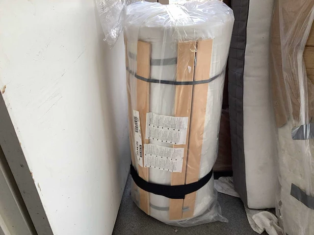 Delaktig matras met lattenbodem - afbeelding 1 van  4