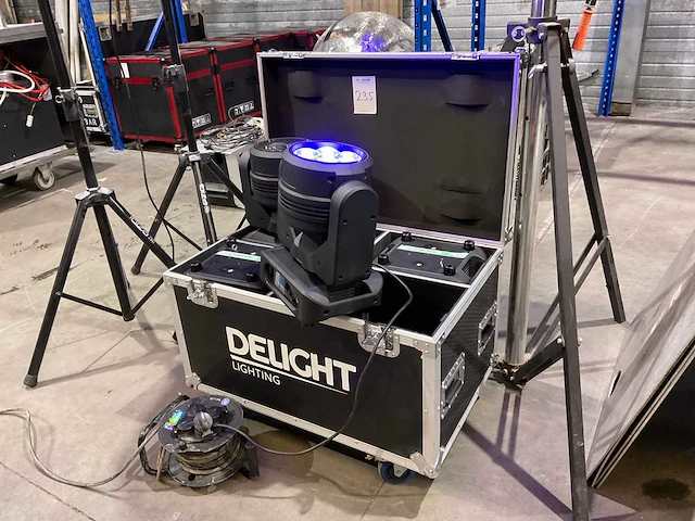 Delight f7-60 led-moving head - afbeelding 2 van  8