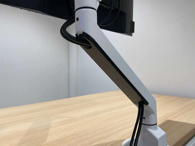 Dell - 23" monitor met ergonomische arm (hdmi, dp, vga, usb) - afbeelding 19 van  28