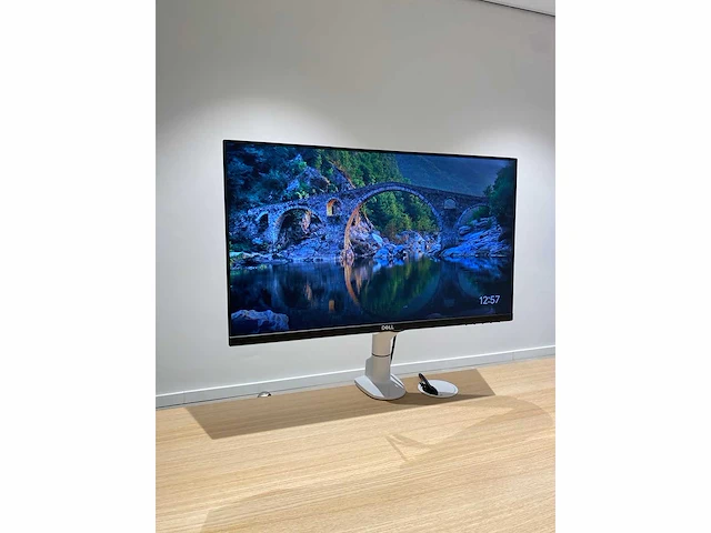 Dell - 23" monitor met ergonomische arm (hdmi, dp, vga, usb) - afbeelding 2 van  28
