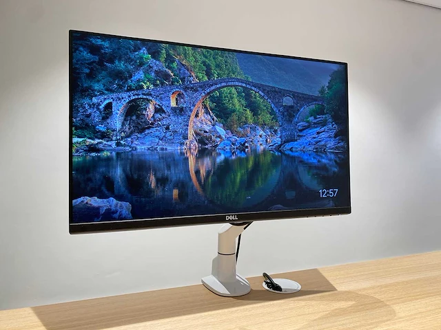 Dell - 23" monitor met ergonomische arm (hdmi, dp, vga, usb) - afbeelding 1 van  28