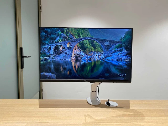 Dell - 23" monitor met ergonomische arm (hdmi, dp, vga, usb) - afbeelding 26 van  28