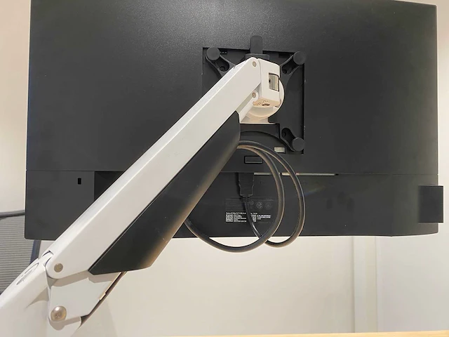 Dell - 23" monitor met ergonomische arm (hdmi, dp, vga, usb) - afbeelding 20 van  28