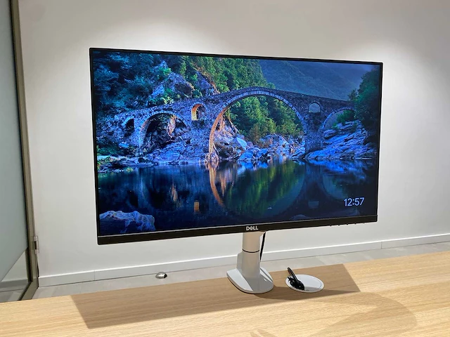 Dell - 23" monitor met ergonomische arm (hdmi, dp, vga, usb) - afbeelding 27 van  28
