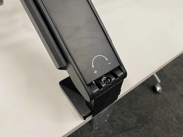 Dell - 24" monitoren op monitorarm - hdmi, dp, vga - afbeelding 4 van  26