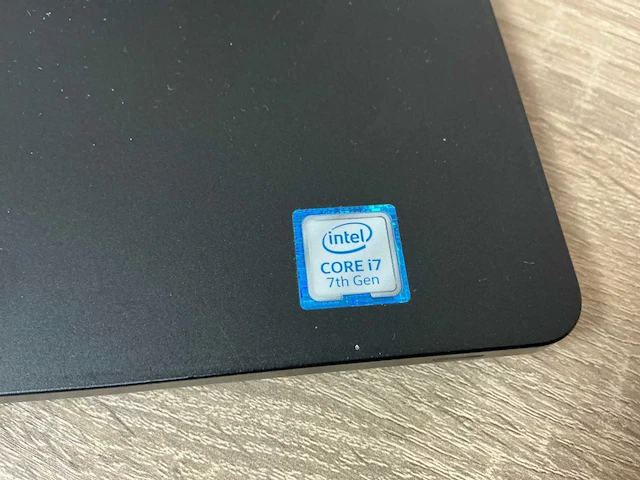 Dell - latitude 5580 - laptop - afbeelding 4 van  8