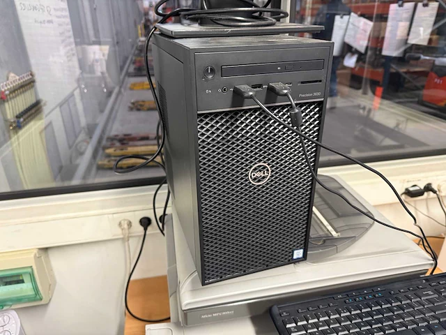 Dell - optiplex 3630 - desktop - afbeelding 1 van  5