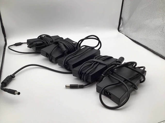 Dell 130 watt laptop adapter (5x) - afbeelding 2 van  5
