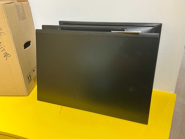Dell 24 inch monitor (5x) - afbeelding 2 van  5