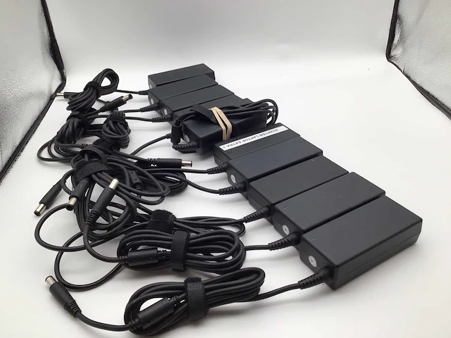 Dell 65 watt laptop adapter (10x) - afbeelding 1 van  4