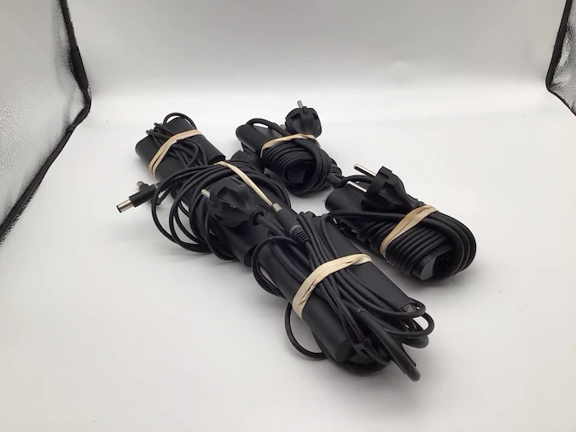 Dell 65 watt laptop adapter (5x) - afbeelding 1 van  4