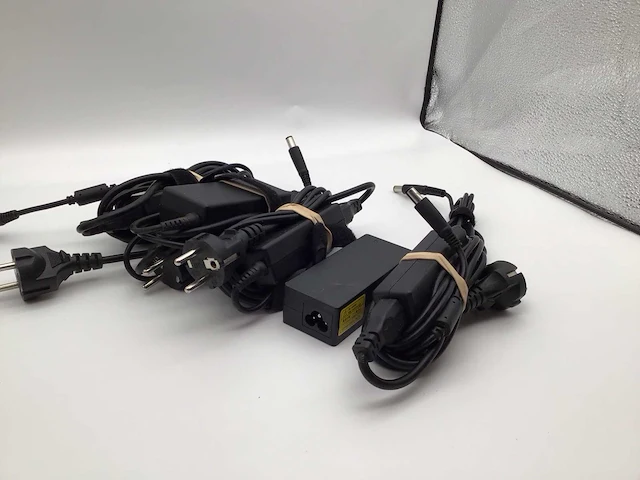 Dell 65 watt laptop adapter (5x) - afbeelding 2 van  6