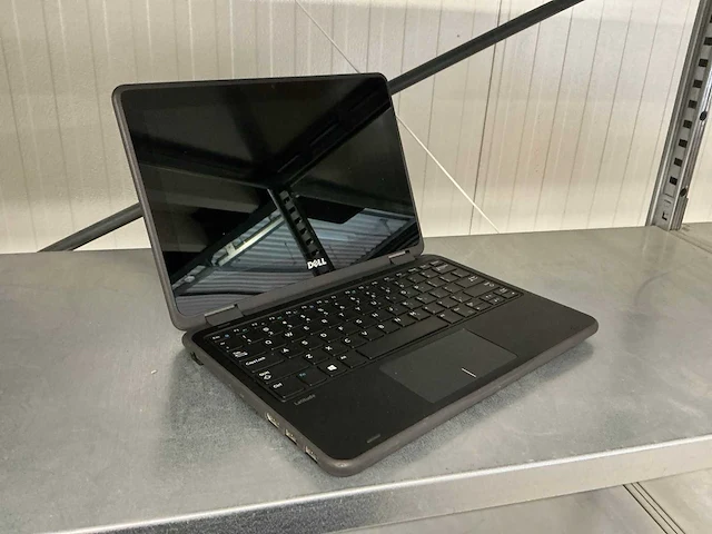 Dell latitude 3189 laptop - afbeelding 1 van  4
