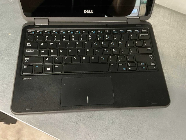 Dell latitude 3189 laptop - afbeelding 2 van  4