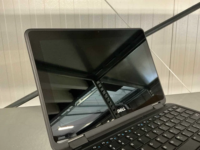 Dell latitude 3189 laptop - afbeelding 3 van  4