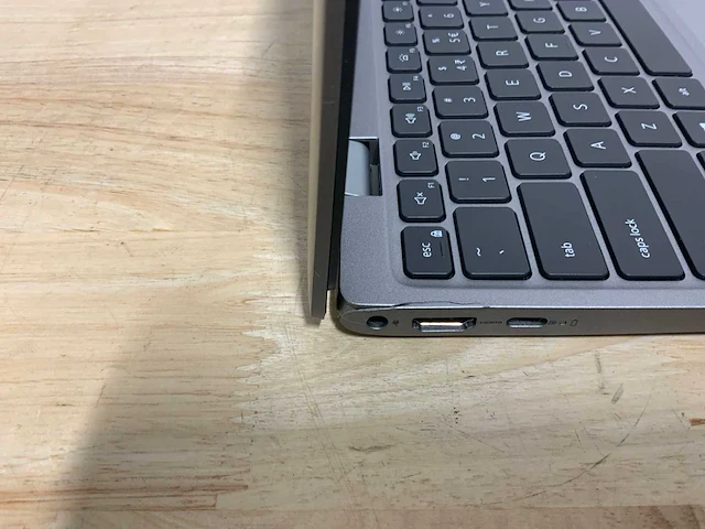 Dell latitude 3320 laptop - afbeelding 8 van  8