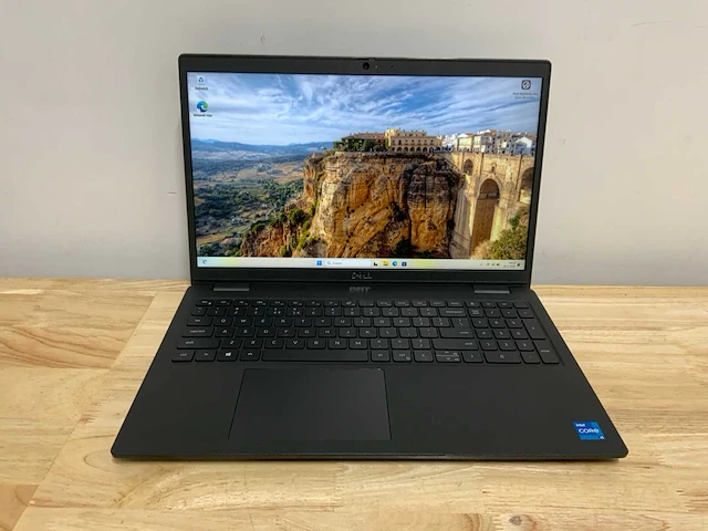 Dell latitude 3520 laptop - afbeelding 1 van  7