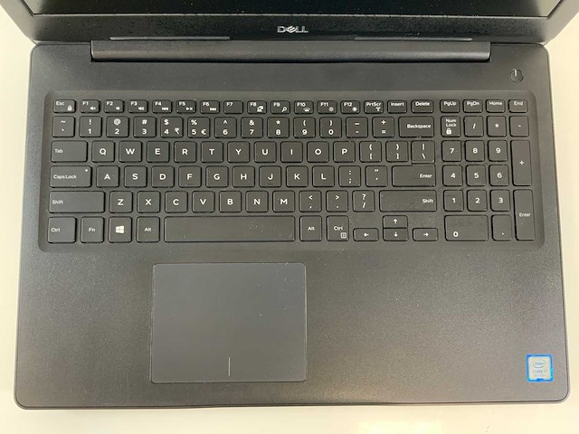 Dell latitude 3590 15.5", core(tm) i7 8th gen, 8 gb ram, 256 gb ssd, amd radeon r7 m265 2 gb laptop - afbeelding 4 van  7
