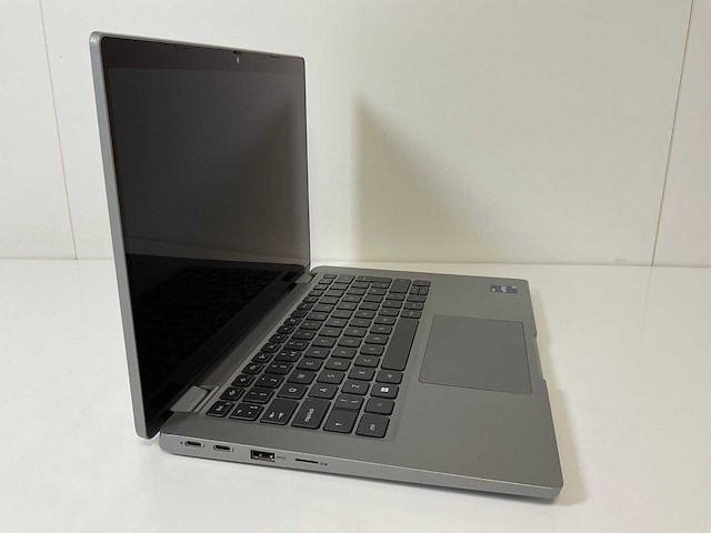 Dell latitude 5330 13.3”, core(tm) i5 12th gen, 16 gb ram, 512 gb nvme touchscreen laptop - afbeelding 2 van  7