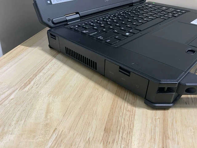 Dell latitude 5424 rugged laptop - afbeelding 10 van  12