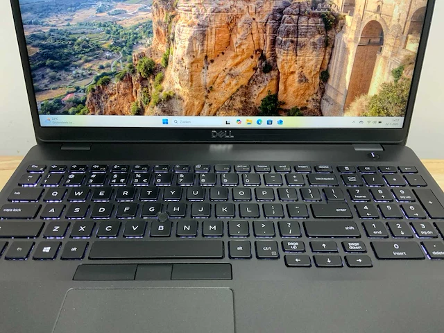 Dell latitude 5500(i7) laptop (2x) - afbeelding 2 van  8