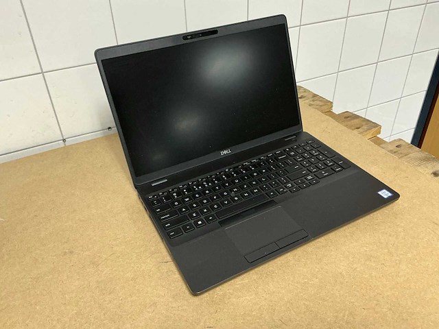 Dell latitude 5501 - i5-9400h laptop - afbeelding 1 van  4