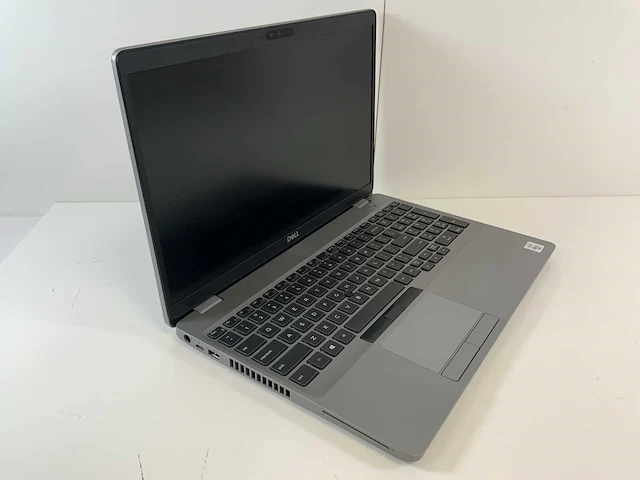 Dell latitude 5510 15.5", core(tm) i5 10th gen, 16 gb ram, 1 tb nvme laptop - afbeelding 2 van  8