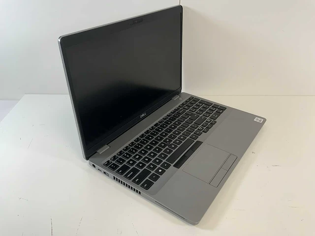 Dell latitude 5510 15.5". core(tm) i7 10th gen, 16 gb ram, 1 tb nvme laptop - afbeelding 2 van  7