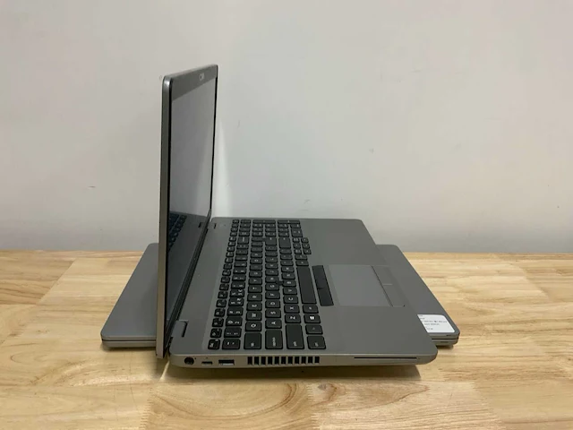Dell latitude 5510 laptop (2x) - afbeelding 4 van  9