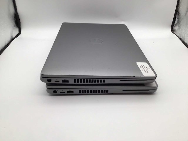 Dell latitude 5510 laptop (2x) - afbeelding 4 van  8