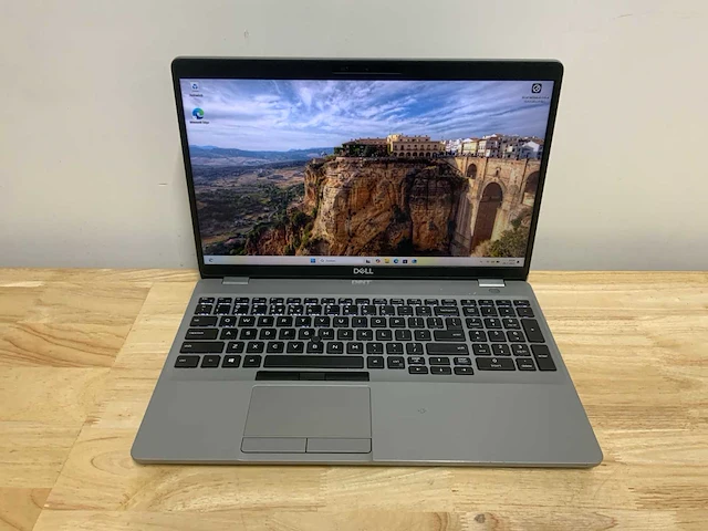 Dell latitude 5510 laptop - afbeelding 1 van  9