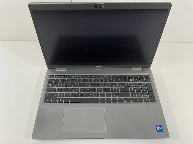 Dell latitude 5520 15.5”, core(tm) i7 11th gen, 32 gb ram, 512 gb nvme, nvidia geforce mx450 2 gb laptop - afbeelding 1 van  7