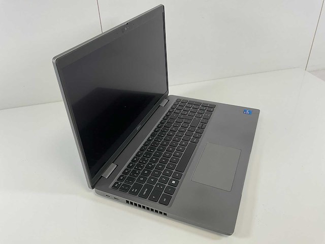 Dell latitude 5520 15.5”, core(tm) i7 11th gen, 32 gb ram, 512 gb nvme, nvidia geforce mx450 2 gb laptop - afbeelding 2 van  7