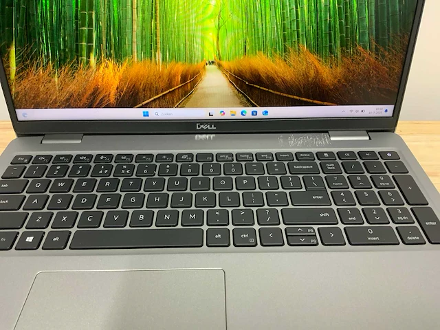 Dell latitude 5520 laptop - afbeelding 2 van  9