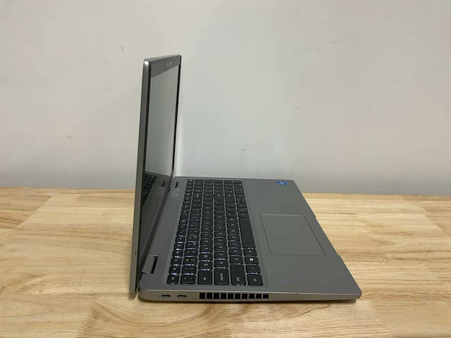 Dell latitude 5520 laptop - afbeelding 5 van  9