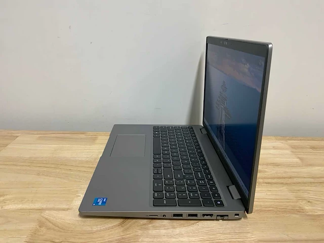 Dell latitude 5520 laptop - afbeelding 4 van  7