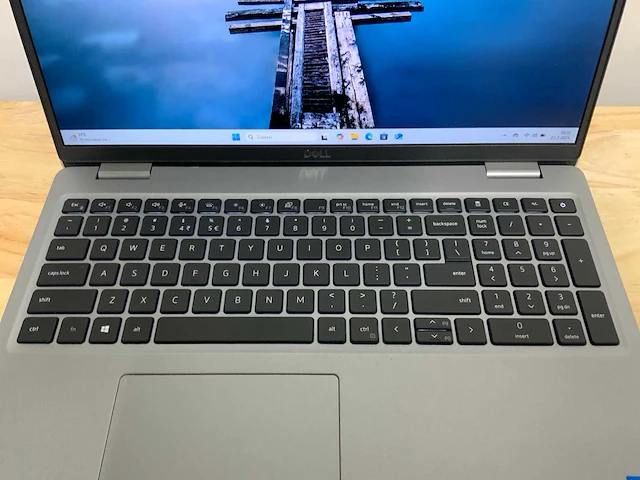 Dell latitude 5520 laptop - afbeelding 2 van  7
