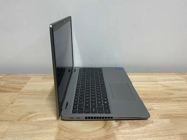 Dell latitude 5520 laptop - afbeelding 4 van  7