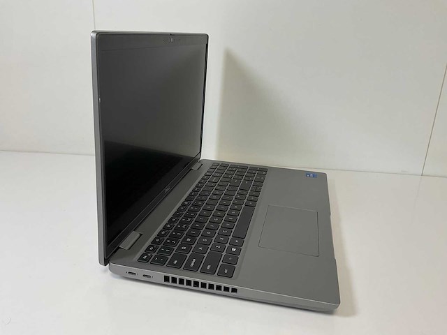 Dell latitude 5521 15.5”, core(tm) i7 11th gen, 32 gb ram, 512 gb nvme, nvidia geforce mx450 2 gb laptop - afbeelding 2 van  8