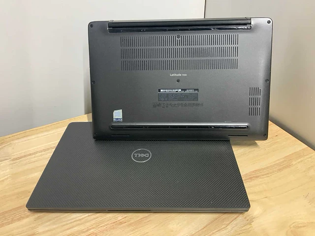 Dell latitude 7400 laptop (2x) - afbeelding 7 van  7
