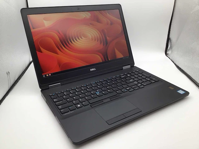Dell latitude e5570 laptop - afbeelding 1 van  8